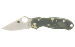 Spyderco Para 3 folding knife with digital camo G-10 handle and black blade