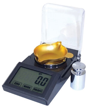 Lyman Micro-Touch 1500 electronic reloading scale with 1500-grain capacity